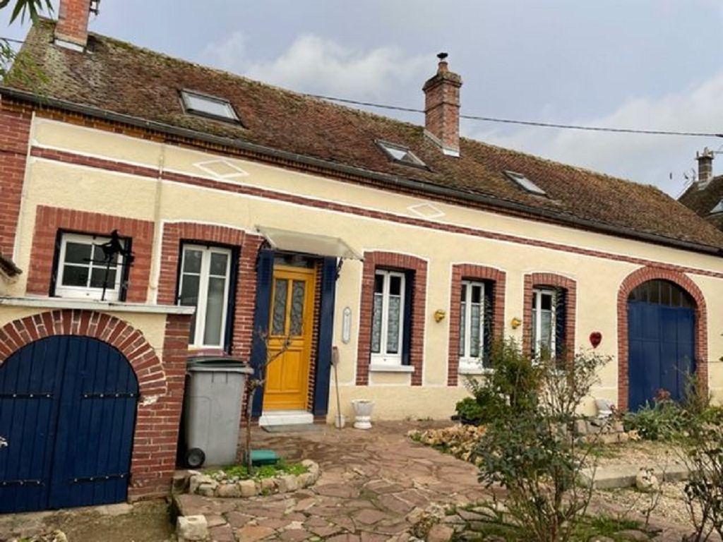 Maison de village 15 mn de sens