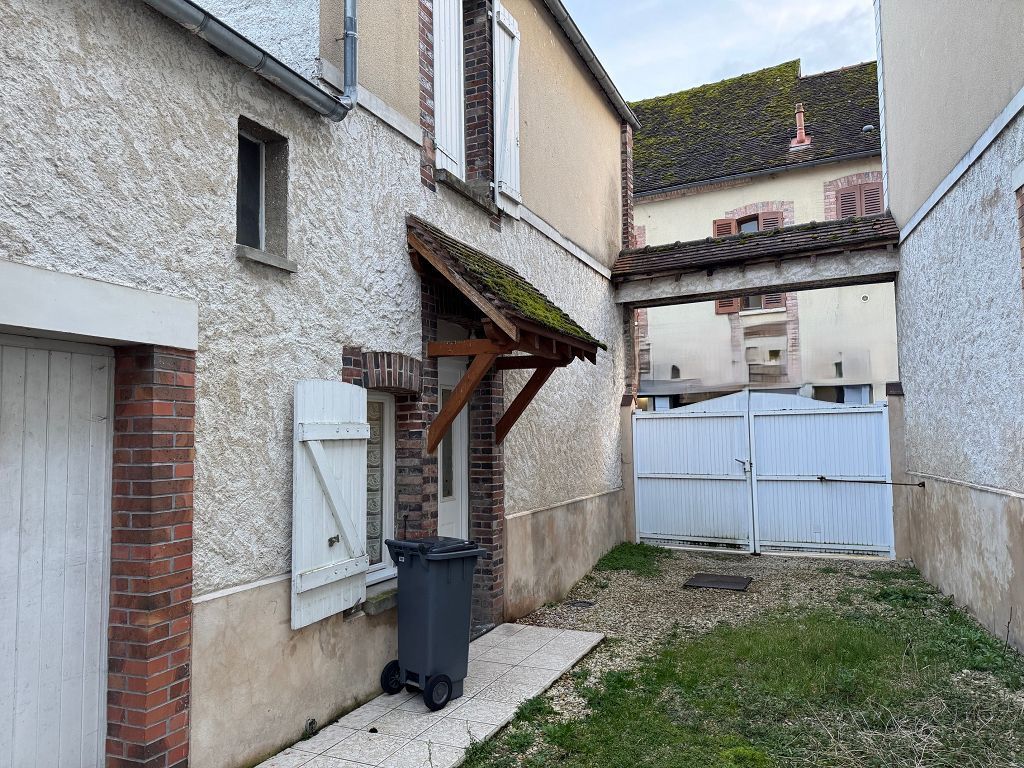 Immeuble PONT SUR YONNE